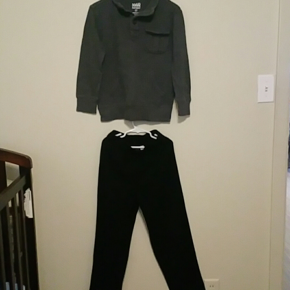 Boys children's place and old Navy outfit